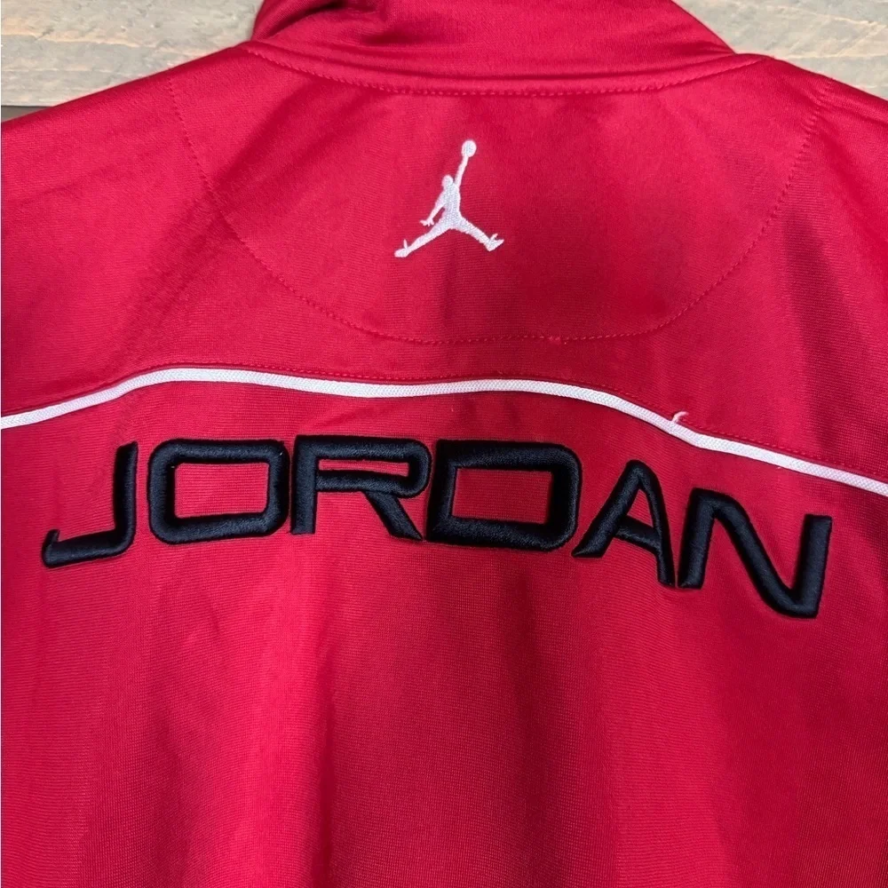 Air Jordan lightweight jacket Red with JumpMan logo size Large (16 / 18)